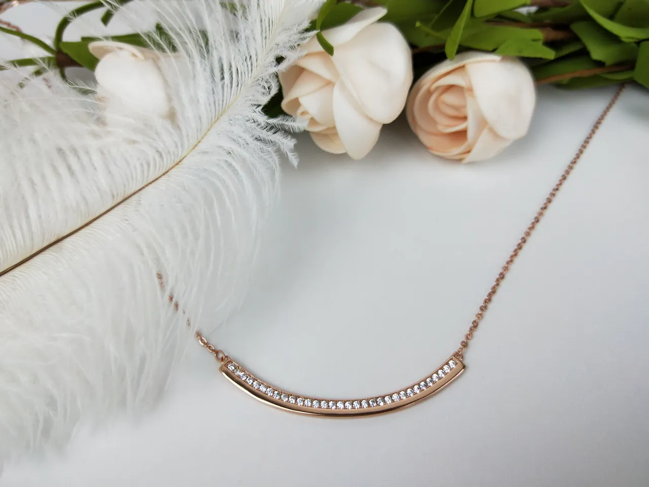 Swarovski Collier à barres courbées en cristal or rose 8