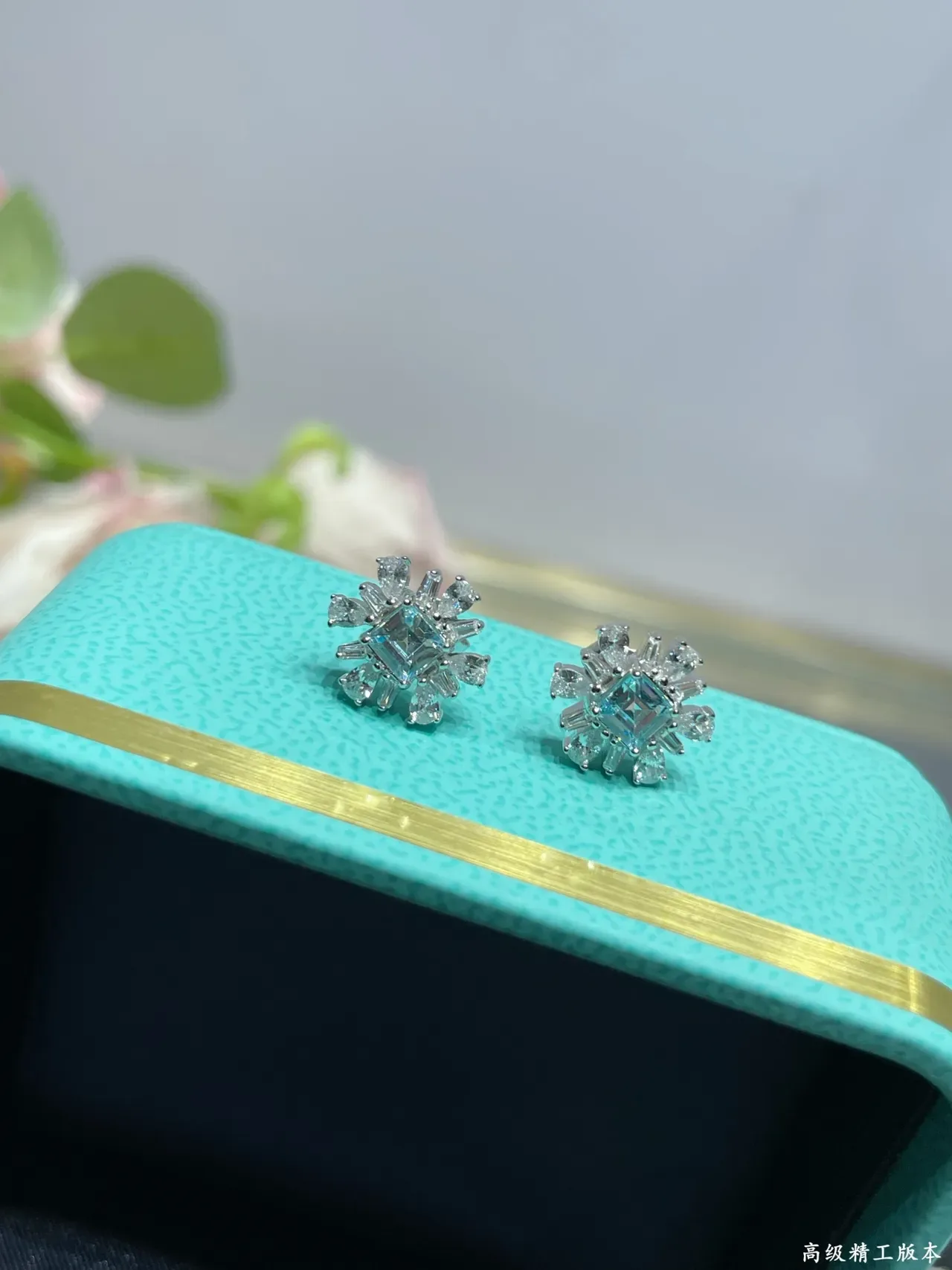 Tiffany & Co. Brincos Floral Halo Azul Claro Corte Quadrado 5
