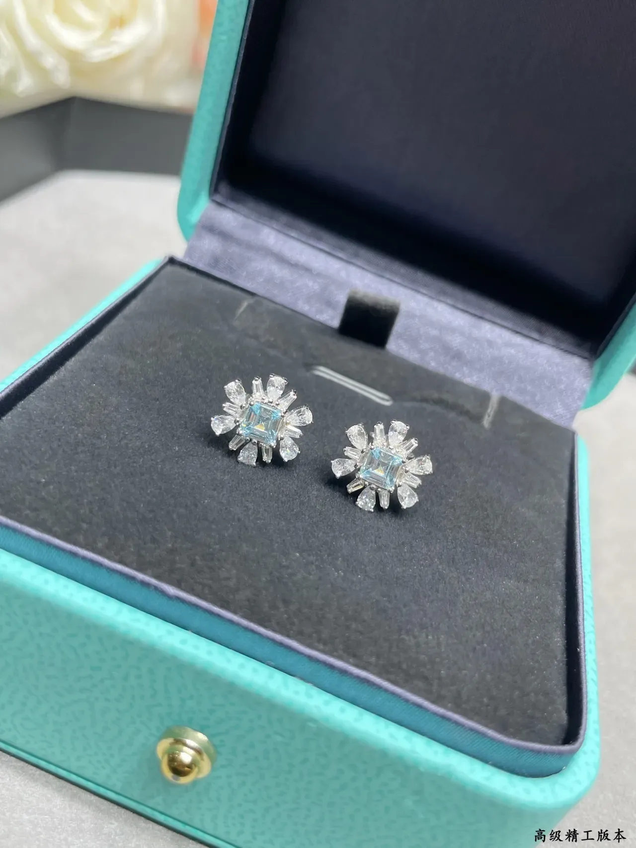 Tiffany & Co. Brincos Floral Halo Azul Claro Corte Quadrado 6