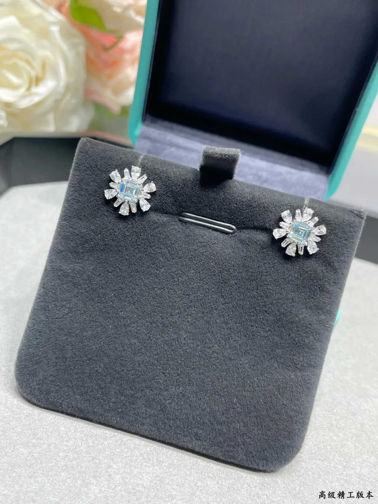 Tiffany & Co. Brincos Floral Halo Azul Claro Corte Quadrado 7