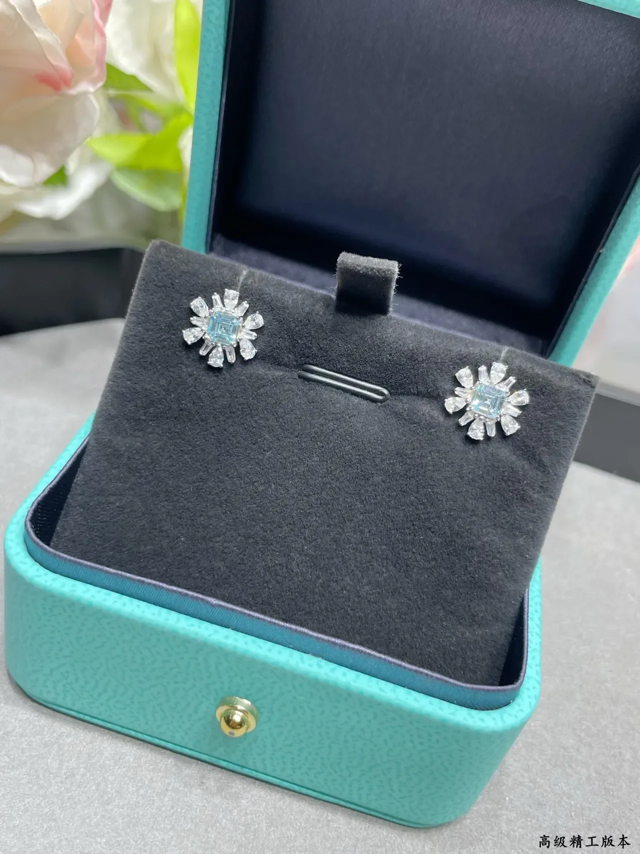 Tiffany & Co. Brincos Floral Halo Azul Claro Corte Quadrado 8