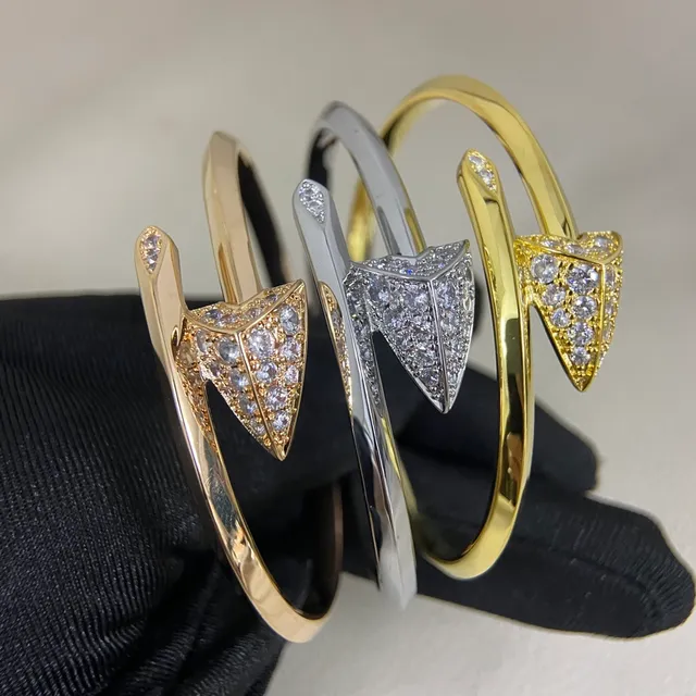 Tiffany & Co. HardWear Arrow Bangle Ouro e prata com motivo de ponta de flecha Pavé-Set cristais pulseira 2