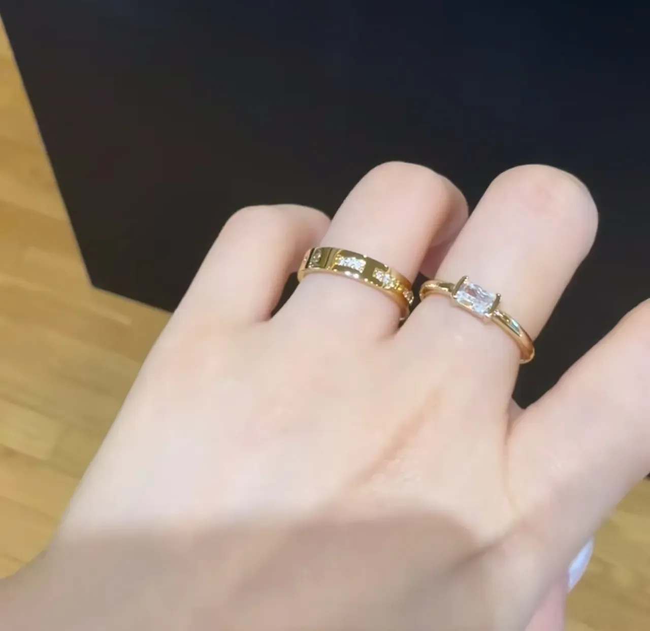 Tiffany & Co. Anel Solitário de Ouro com Pedra de Esmeralda Azul Corte 3