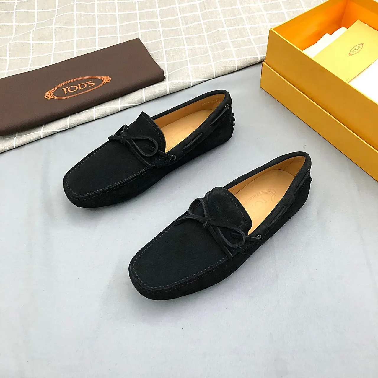Tod's Bow Loafer Black Beige Suede Upper Detail Loafer 3