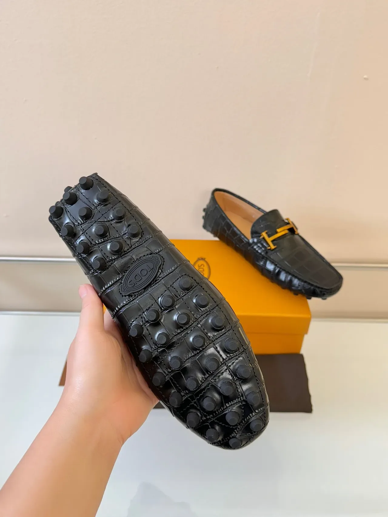 Tod's Gommino Loafer Noir Cuir embossé crocodile H-Bit doré 5