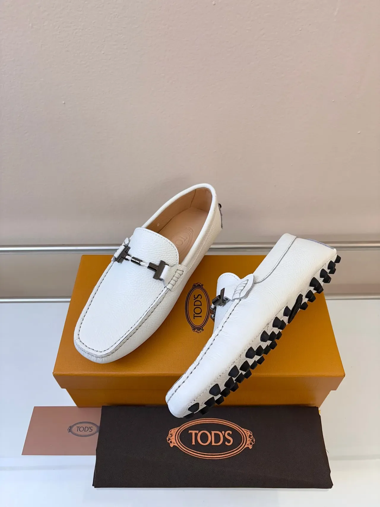 Mocassin Tod's Gommino cuir blanc beige peigné à boucle à mors 2