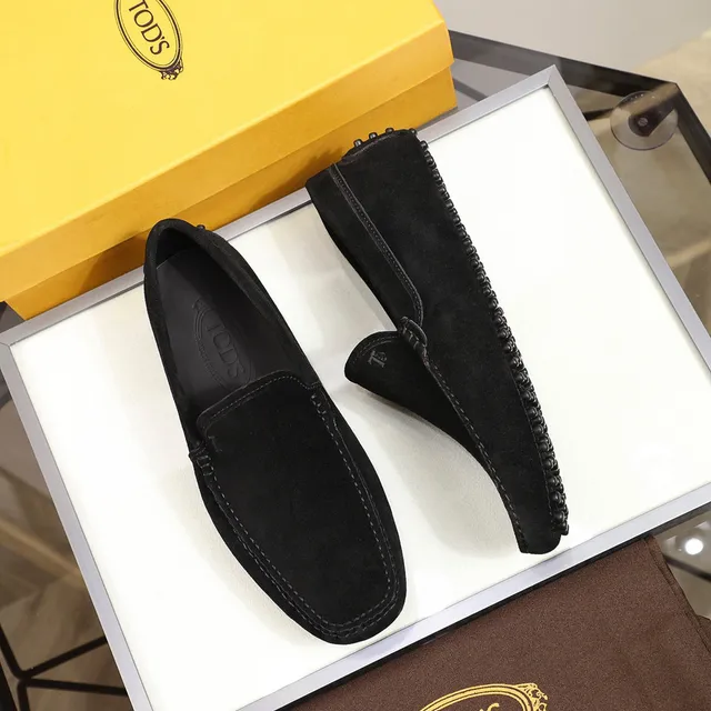 Mocassins Tod's Driving Loafer en daim noir 9