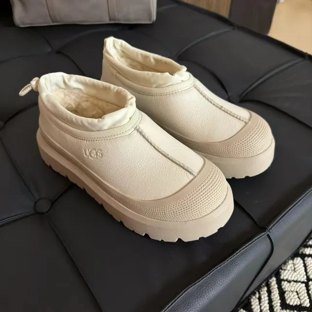 UGG Beige Bottes de Neige à Semelle de Plateforme Slip-On 2