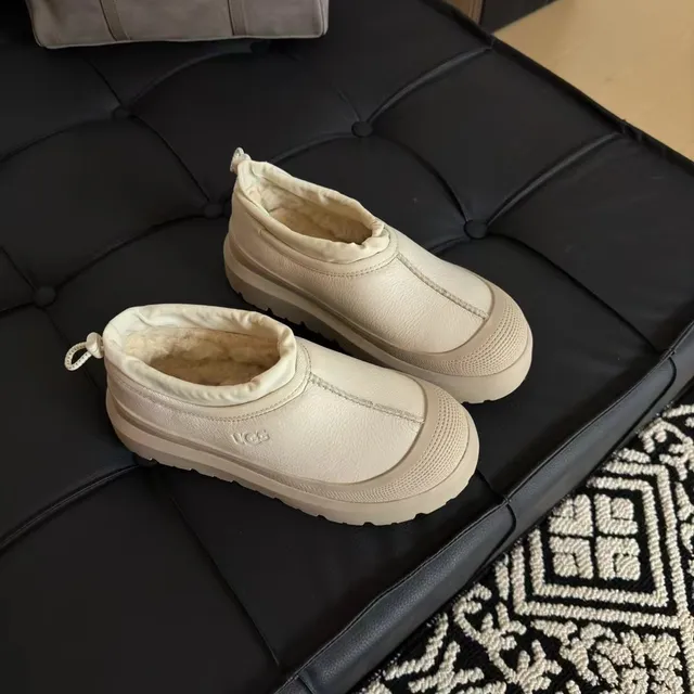 UGG Beige Bottes de Neige à Semelle de Plateforme Slip-On 4