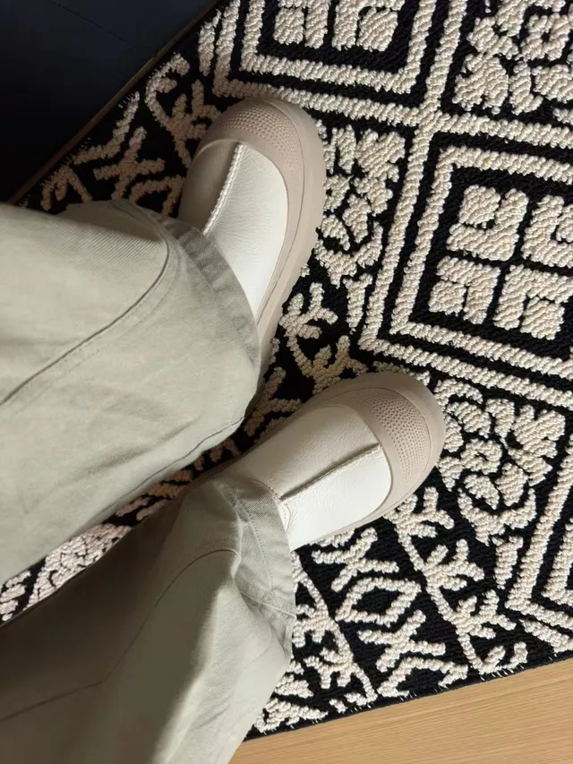 UGG Beige Bottes de Neige à Semelle de Plateforme Slip-On 6