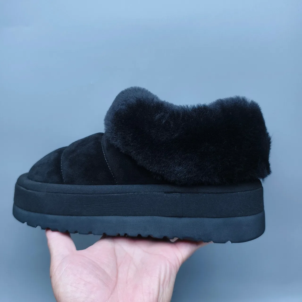 UGG Black Platform Sole Shearling Collar Casual Shoes 7