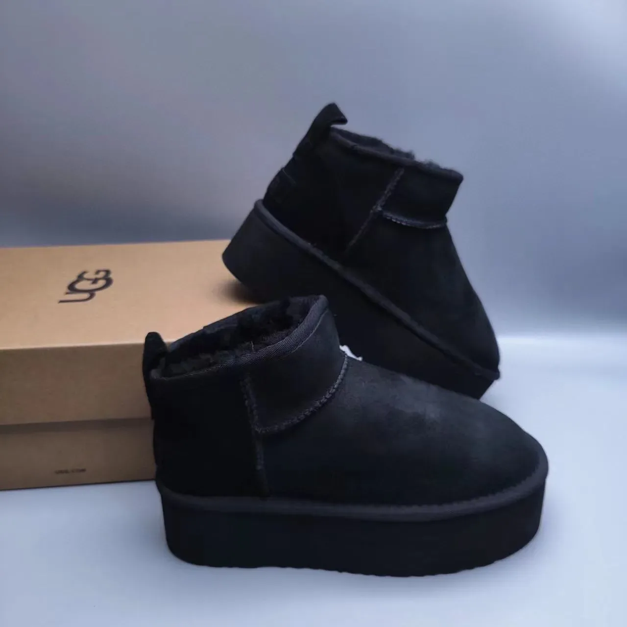 UGG Black Platform Sole Shearling-Lined Cuff Snow Boots 5