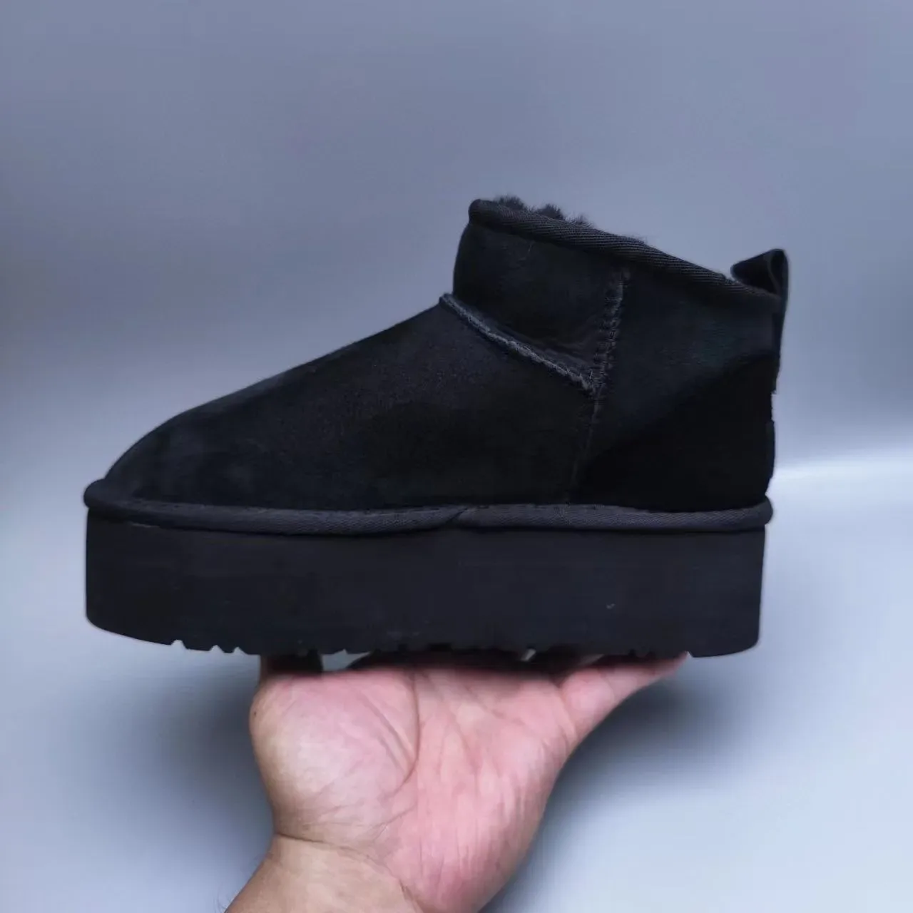 UGG Black Platform Sole Shearling-Lined Cuff Snow Boots 6
