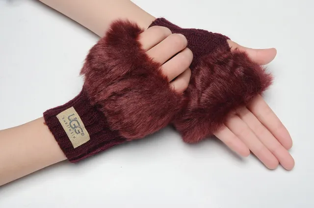 UGG Brown Beige Ribbed Shearling-Trimmed Cuff Knit Gloves 7
