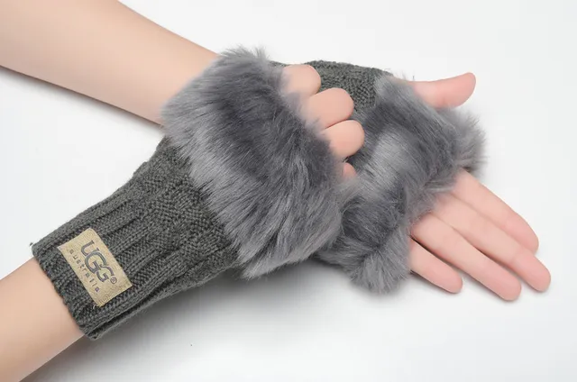 UGG Brown Beige Ribbed Shearling-Trimmed Cuff Knit Gloves 10