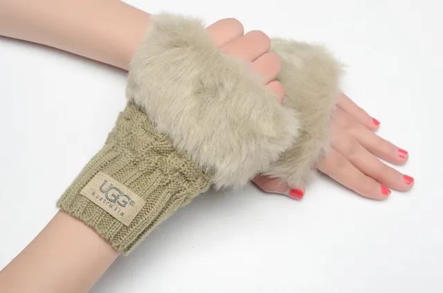 UGG Brown Beige Ribbed Shearling-Trimmed Cuff Knit Gloves 16