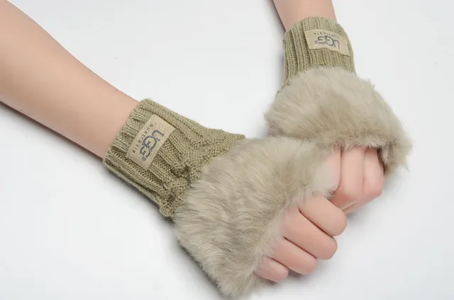 UGG Brown Beige Ribbed Shearling-Trimmed Cuff Knit Gloves 17
