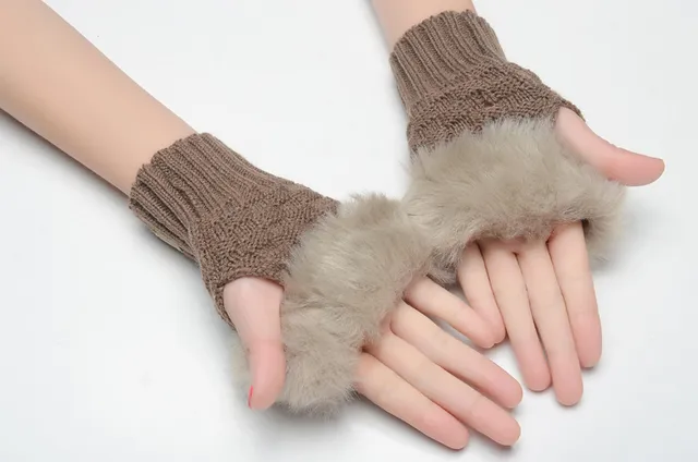 UGG Brown Beige Ribbed Shearling-Trimmed Cuff Knit Gloves 21