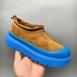 UGG বাদামী নীল স্লিপ-অন সুয়েড আপার স্নো বুট