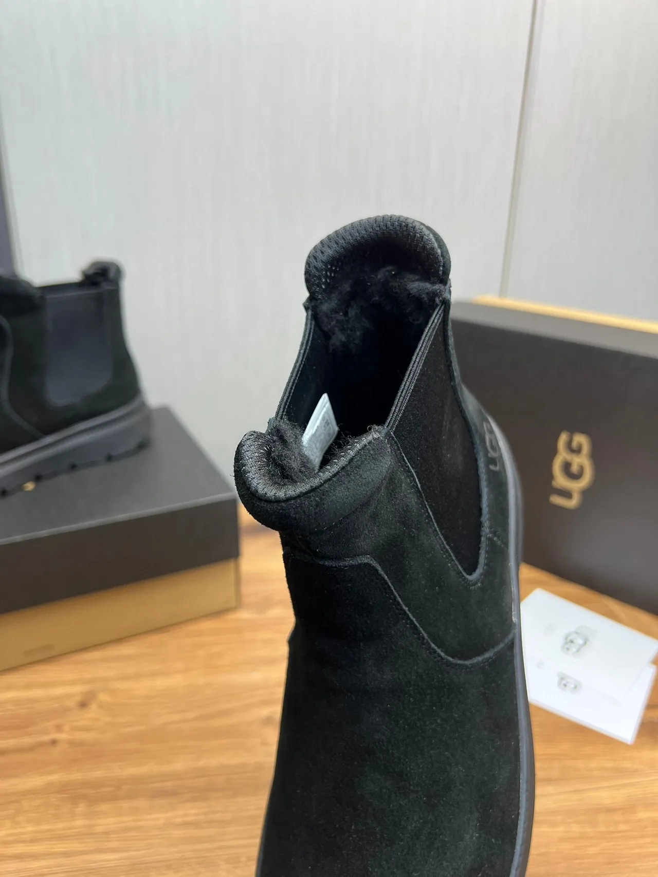 UGG Chelsea Boot Black Suede Upper Elastic Side Gussets Chelsea Boots 7