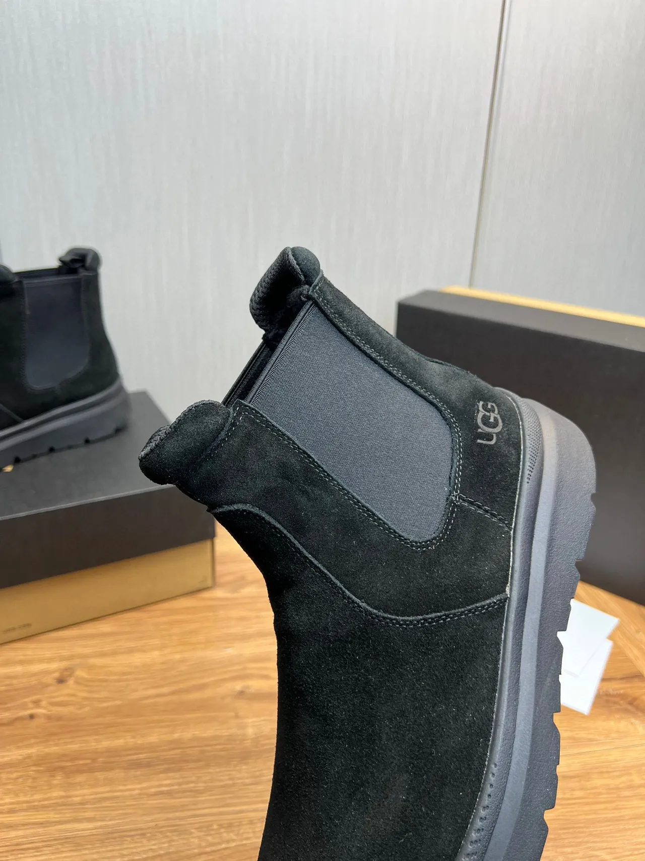 UGG Chelsea Boot Black Suede Upper Elastic Side Gussets Chelsea Boots 8