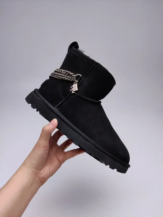 UGG Classic Mini কালো সুয়েড শিয়ারলিং লাইন্ড স্নো বুট 2