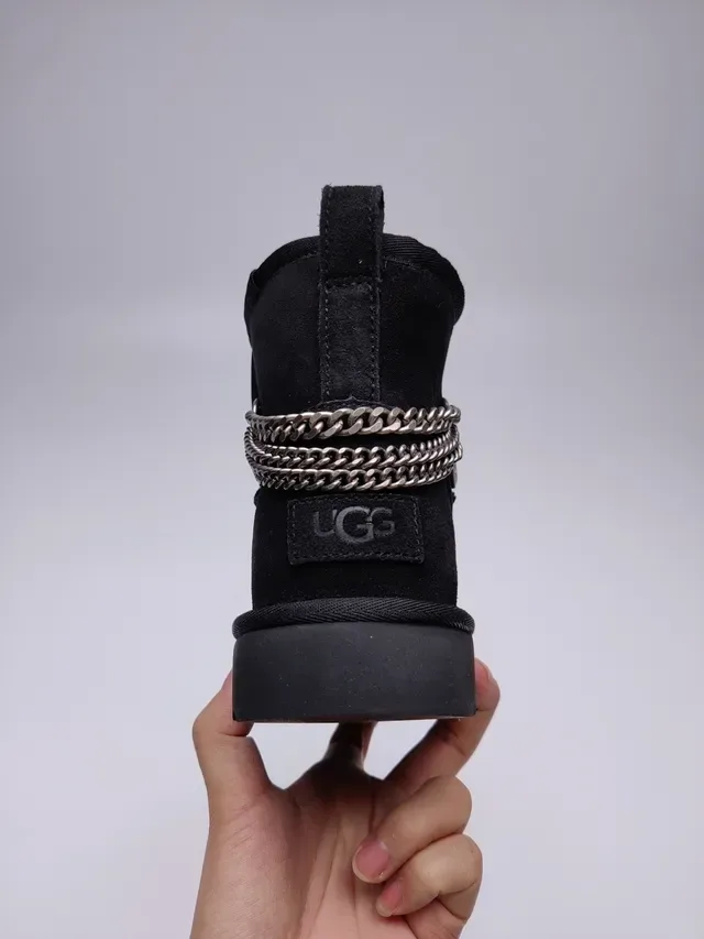 UGG Classic Mini কালো সুয়েড শিয়ারলিং লাইন্ড স্নো বুট 10