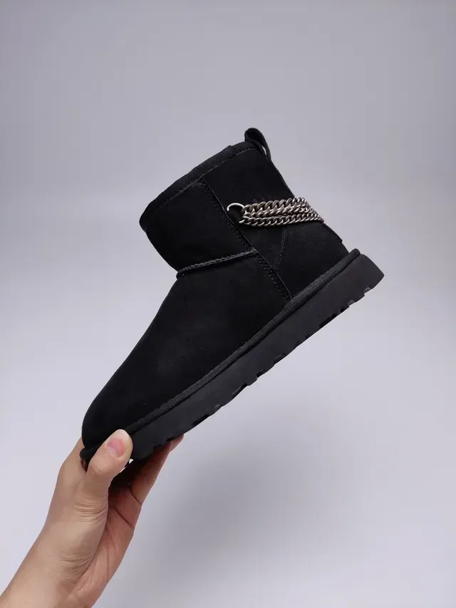 UGG Classic Mini কালো সুয়েড শিয়ারলিং লাইন্ড স্নো বুট 12