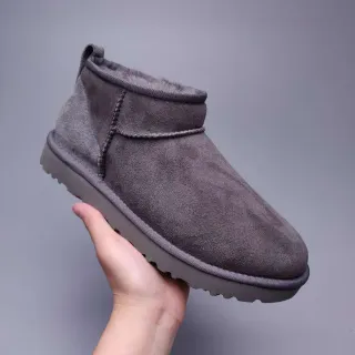 UGG Classic Mini Bottes de neige gris charbon