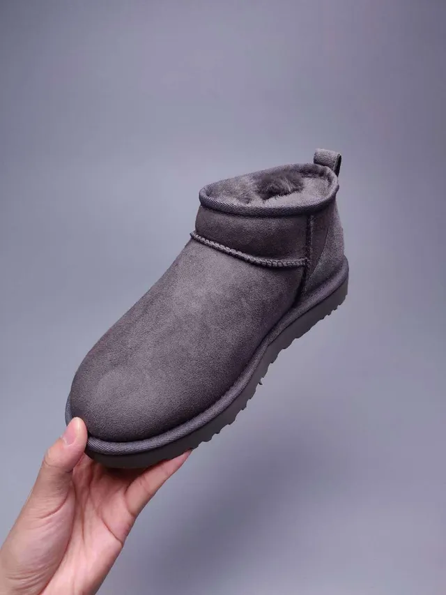 UGG Classic Mini Charcoal Gray Snow Boots 7