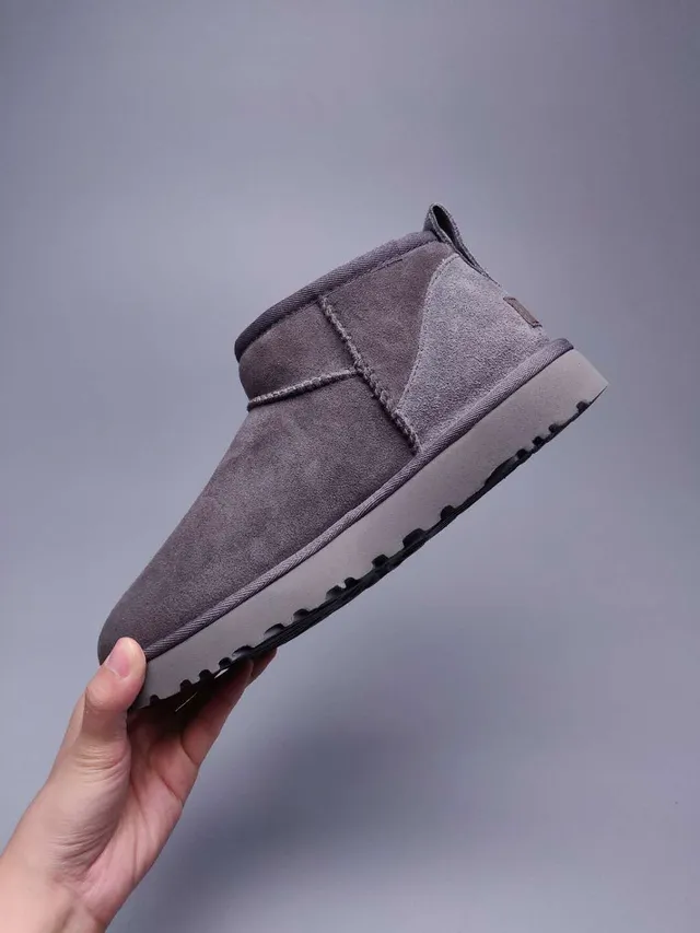 UGG Classic Mini Charcoal Gray Snow Boots 10