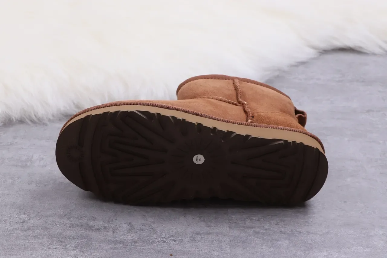 UGG Classic Mini Chestnut Brown Suede Shearling-Lined Snow Boots 9