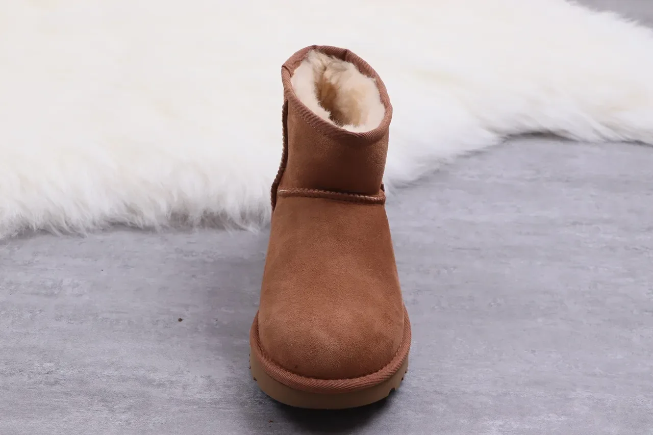 UGG Classic Mini Chestnut Brown Suede Shearling-Lined Snow Boots 10