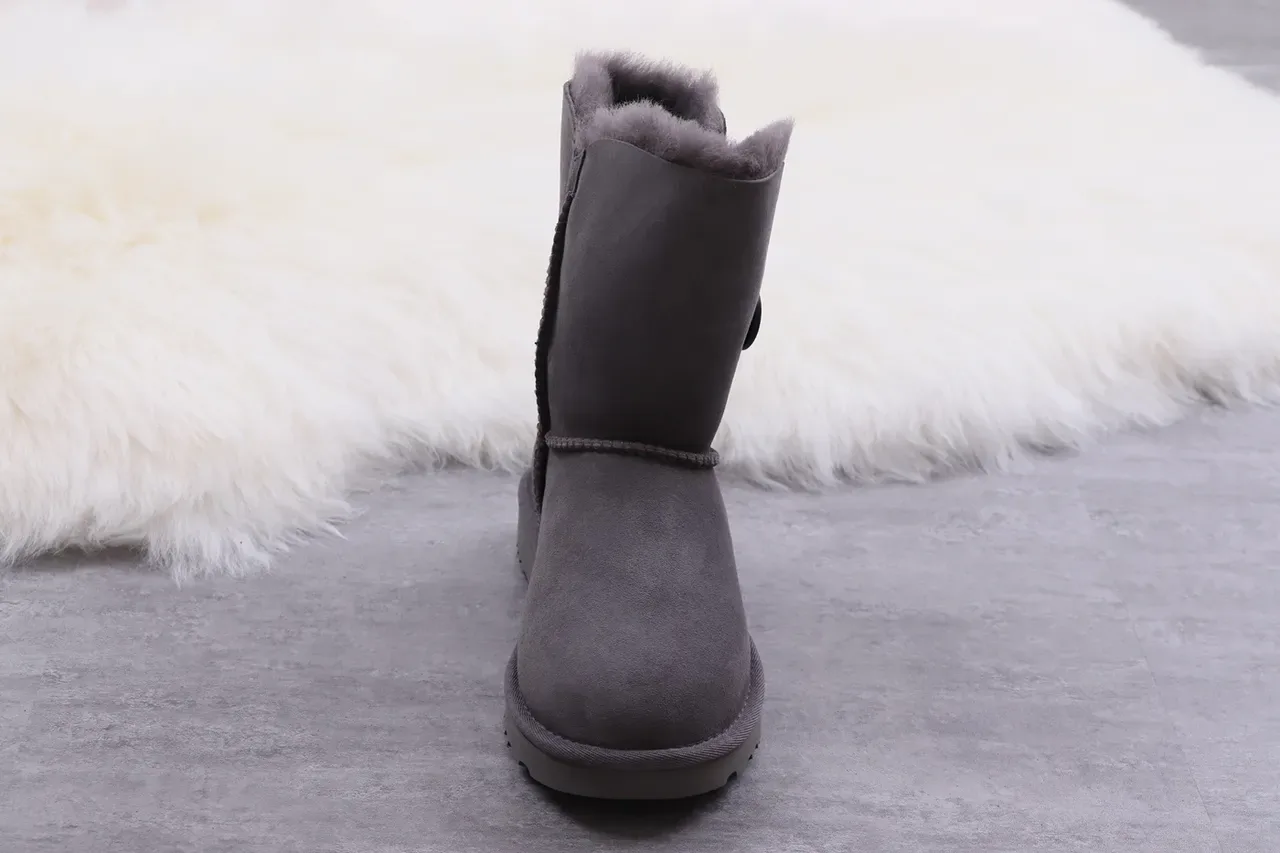 UGG Classic Short চারকোল গ্রে শিয়ারলিং লাইন্ড স্নো বুট 5