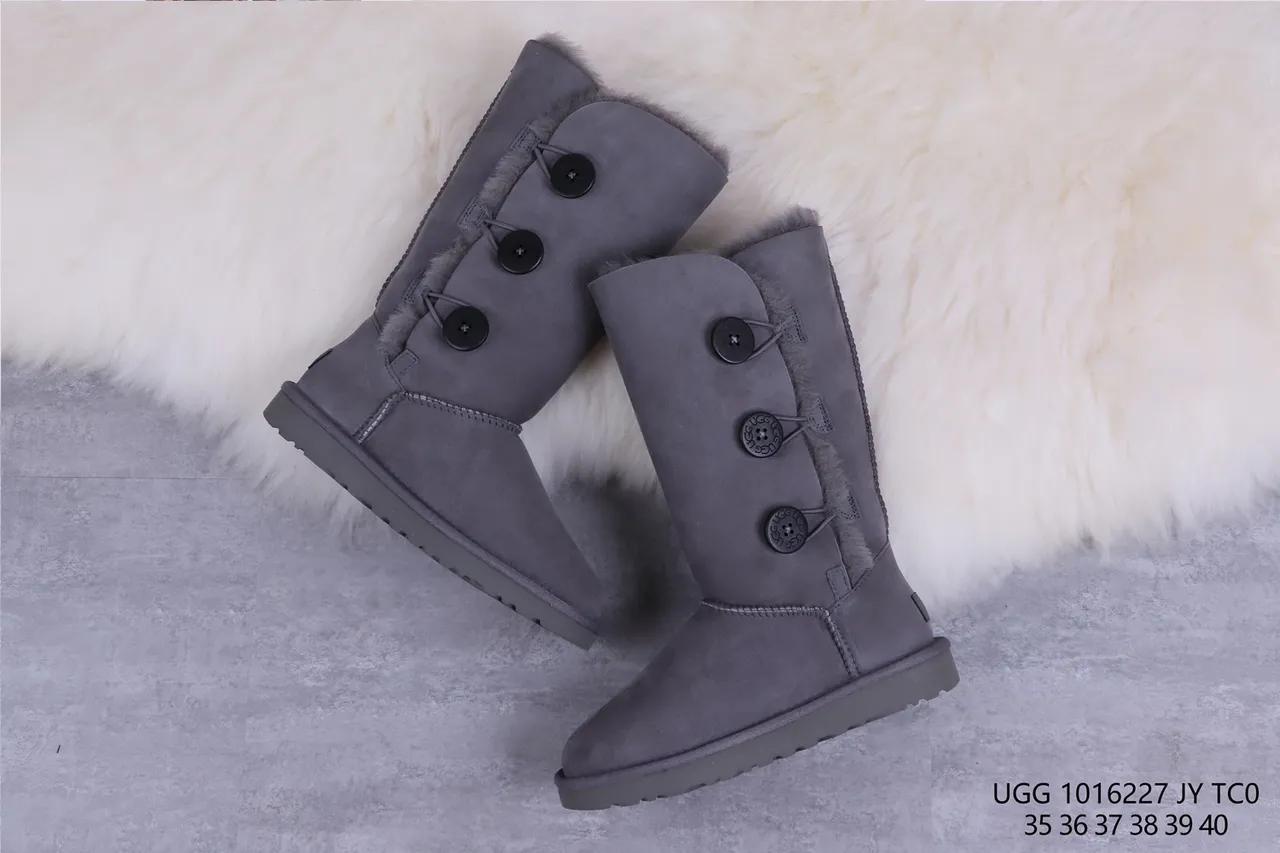 UGG Classic Tall Charcoal Gray Suede Shearling-Lined Snow Boots 7