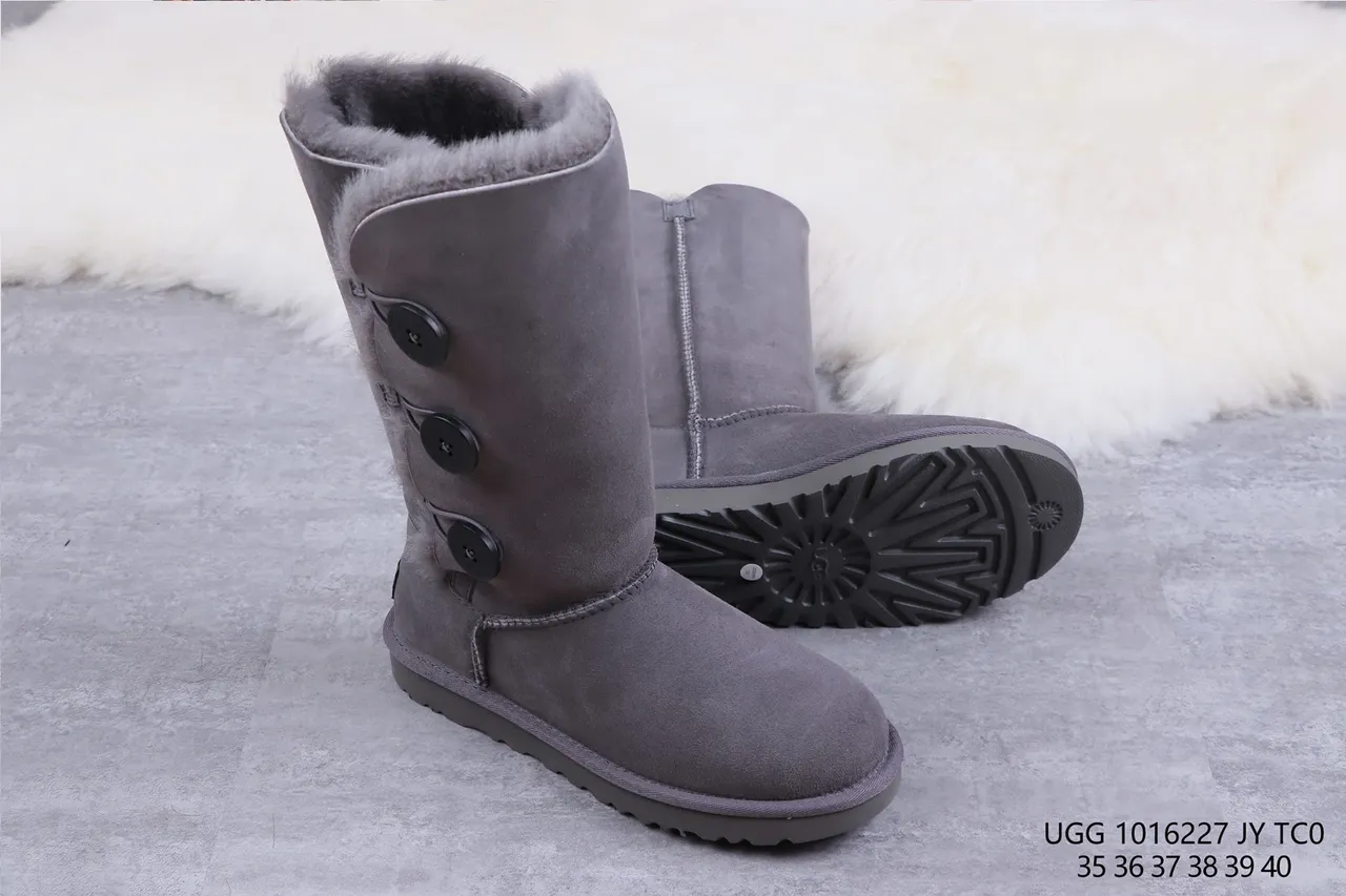 UGG Classic Tall Charcoal Gray Suede Shearling-Lined Snow Boots 10