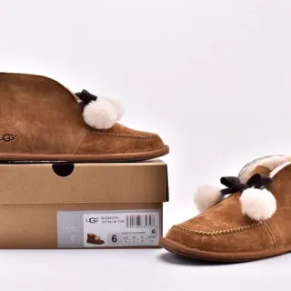 UGG Dakota بني أبيض سويد علوي مبطن بشيرلينج أحذية كاجوال
