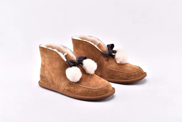 UGG Dakota Brown White Suede Upper Shearling-Lined Casual Shoes 9