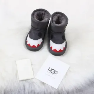 UGG Shark Boot Charcoal Gray White Red Snow Boots