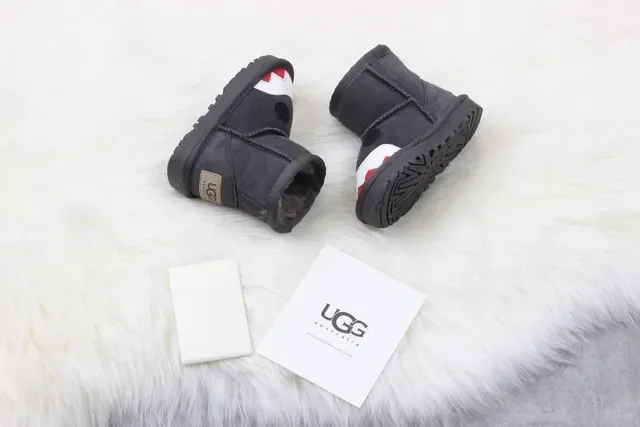 UGG Shark Boot Charcoal Gray White Red Snow Boots 3