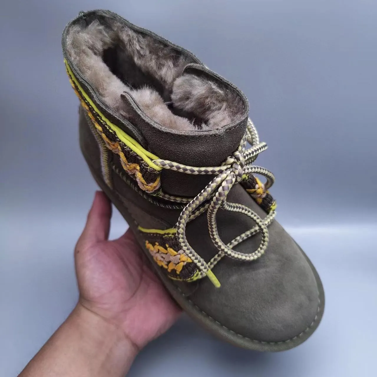 UGG Tasman Bottes de Neige Vert Armée Jaune Semelle de Plateforme Broderies Lanières Tissées 5