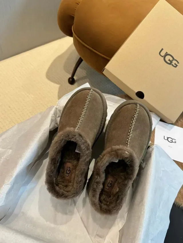 UGG Tasman Beige Gray Suede Upper Shearling Lining Casual Shoes 9
