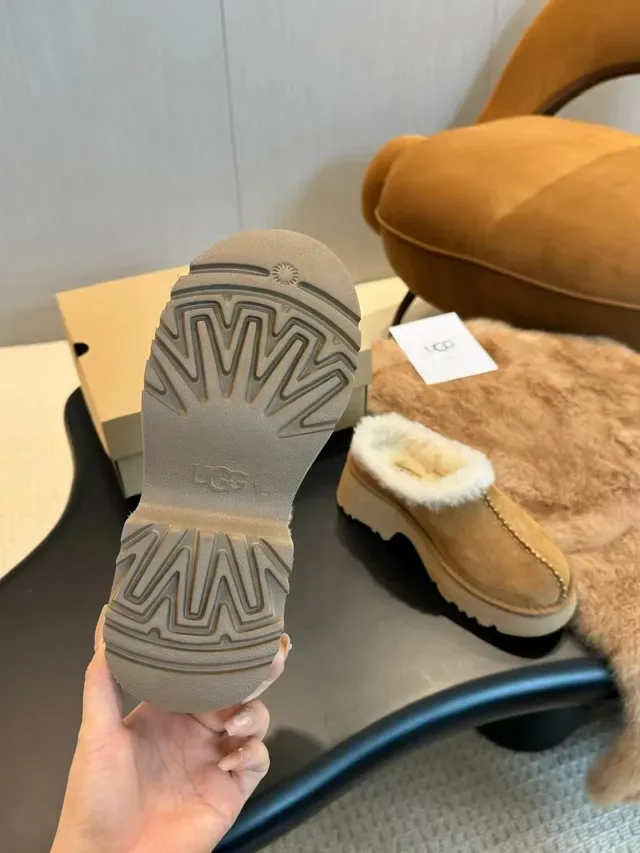 UGG Tasman Beige White Platform Sole Shearling-Lined Casual Shoes 7