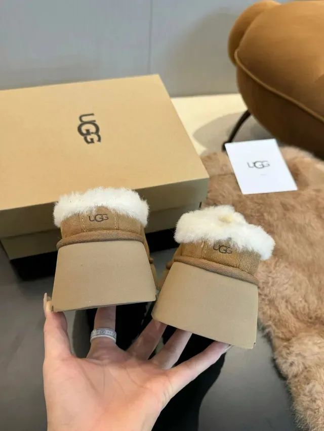 UGG Tasman Beige White Platform Sole Shearling-Lined Casual Shoes 8