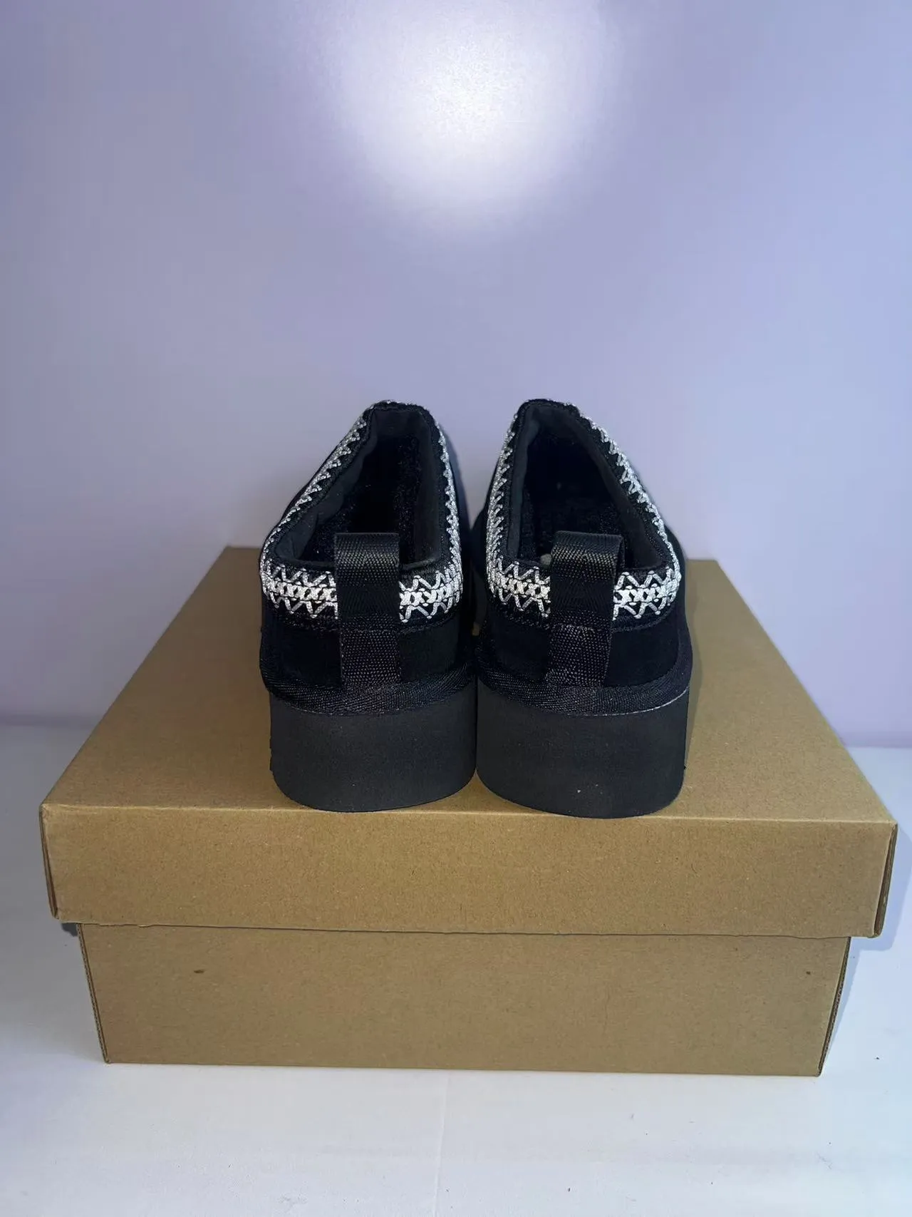 UGG Tasman Noir Argent Semelle Plateforme Bordure Tressée Col Chaussures Casuales 3
