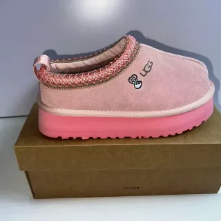 UGG Tasman لوفر وردي منصة من السويد