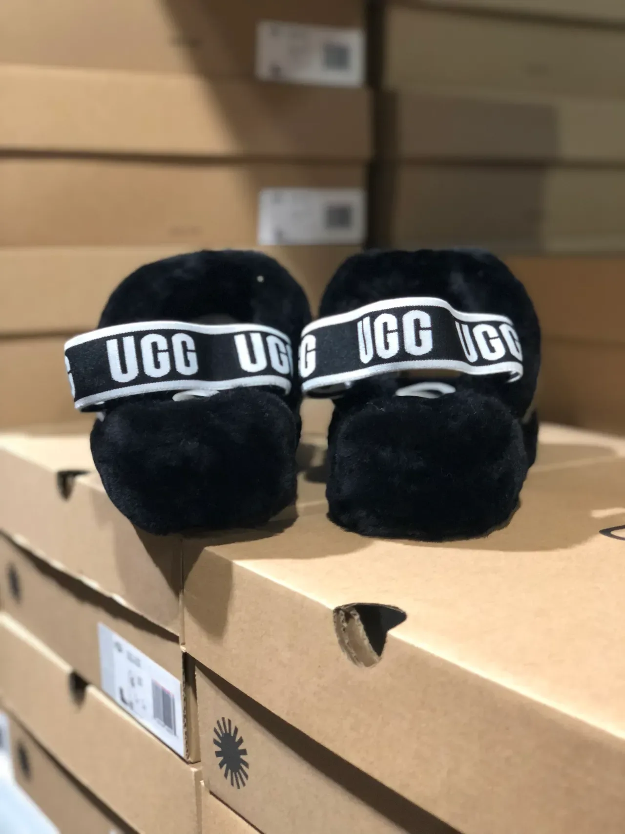 UGG Tasman धारायुक्त शियारलिंग स्लिपर्स 8