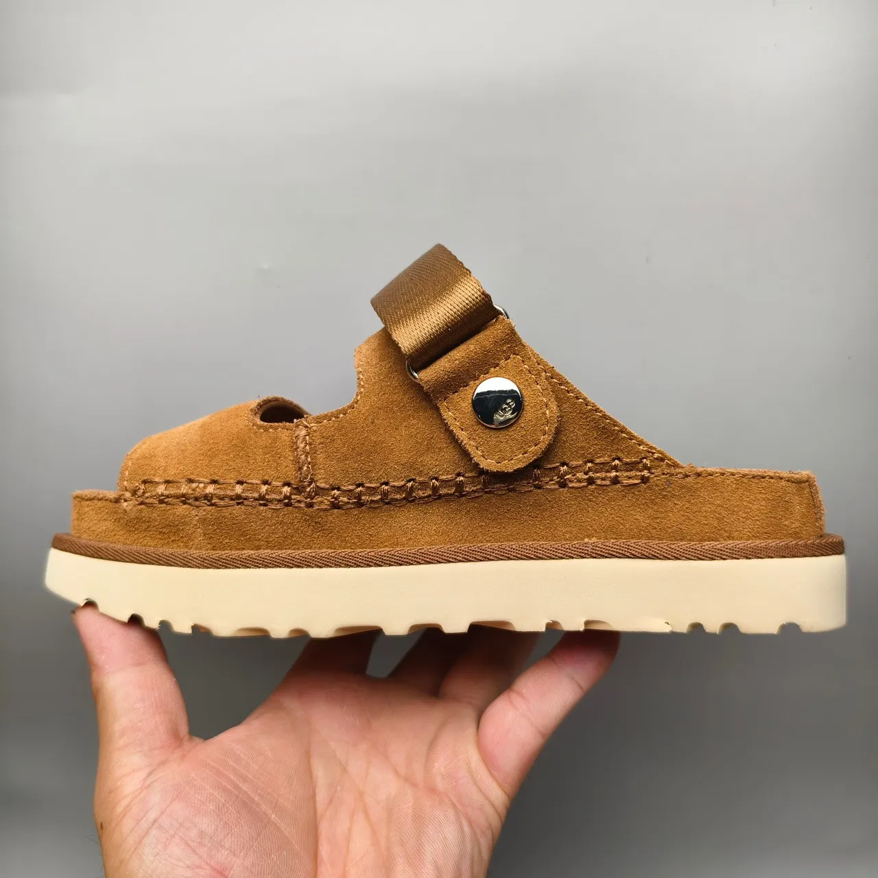 UGG Tasman tan camurça sandálias de plataforma casual 7