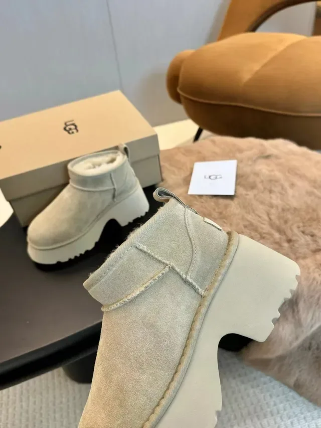 UGG Ultra Mini Beige White Suede Upper Shearling-Lined Snow Boots 6