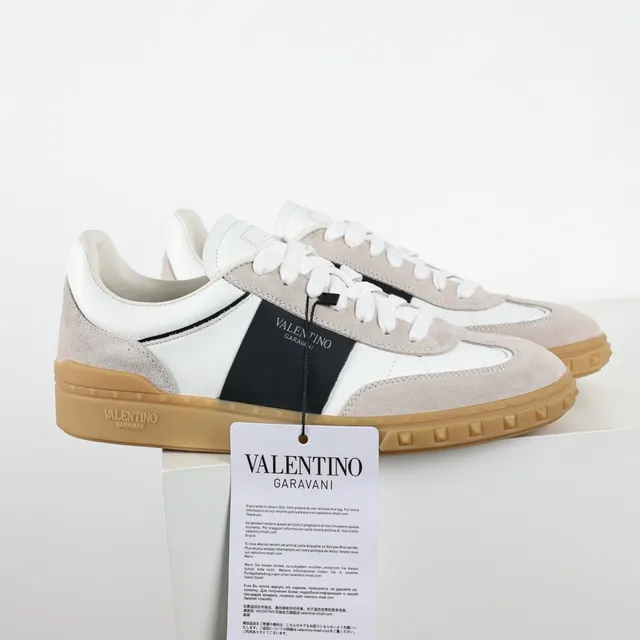 Valentino Baskets Lifestyle Beige Noir Low-Top en Daim et Cuir Panelées 3